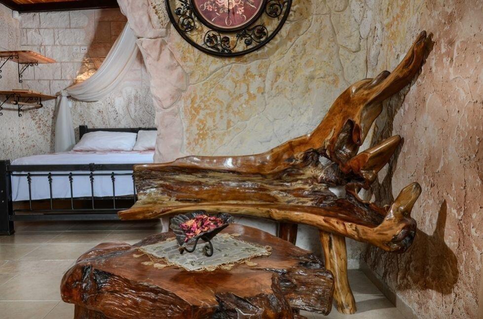 מערת האהבה - אהבה במושבה - צימרים דיסקרטיים 5 דקות מטבריה, כל צימר עם מיטה זוגית, ג'קוזי זוגי, פינות ישיבה ועוד... 69991