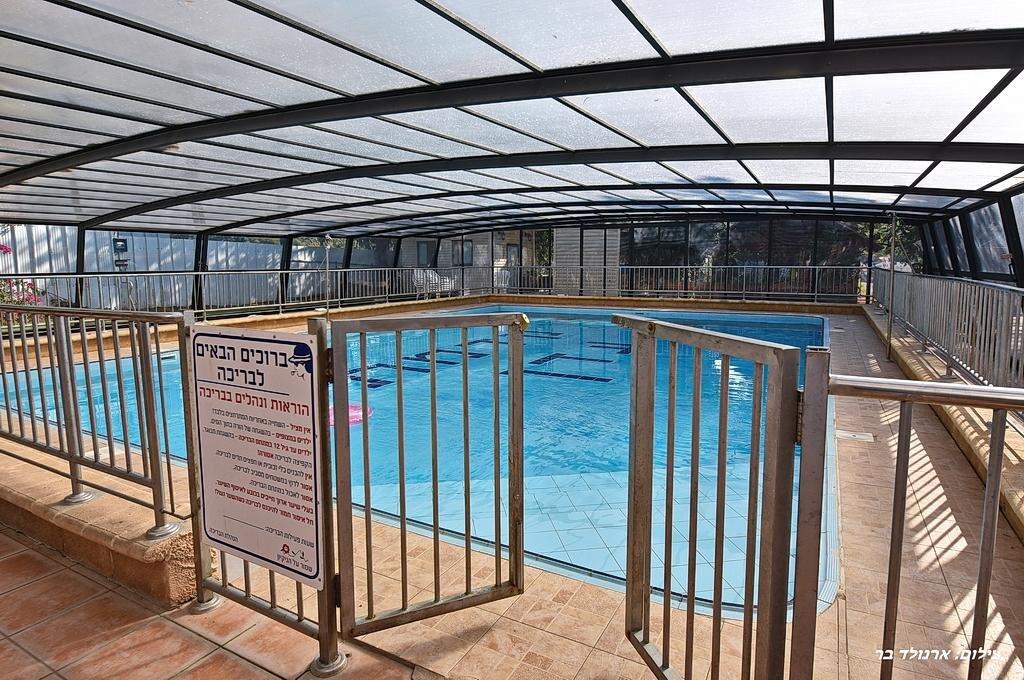 המתחם החיצוני - קדמת עדן- 8 יחידות אירוח מפנקות ודיסקרטיות בצפון הארץ 20868