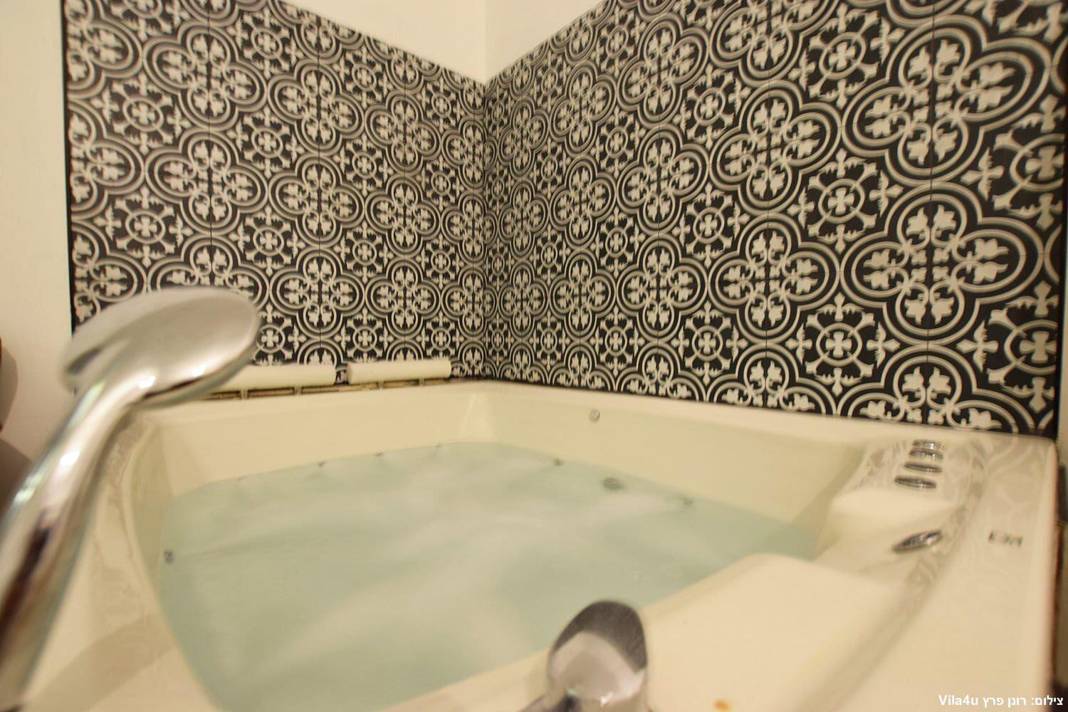 חדר 4 - רום קלאס - Room Class אירוח שעתי מפנק במרכז 106461