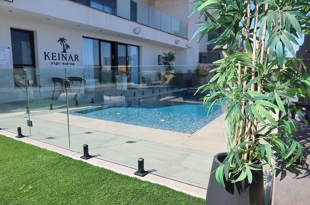 המתחם החיצוני - יוקרה בצפון - נופש שעתי, דיסקרטי בראש פינה 94277