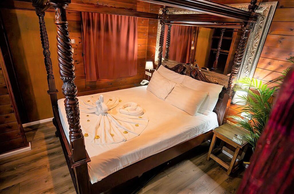 צימרים עם ג'קוזי פרטי - נווה בר-מלון בוטיק בכפר  דיסקרטי לזוגות 89127