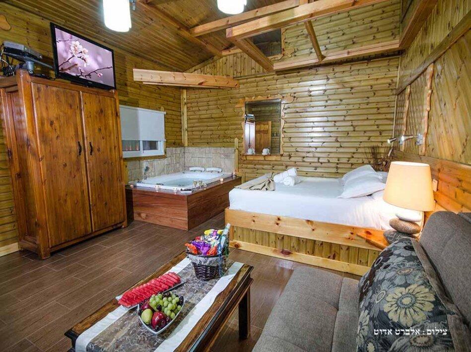 בקתת האוהבים - הבקתות של סיוון אירוח לפי שעה בבקתות קסומות בשזור 17215