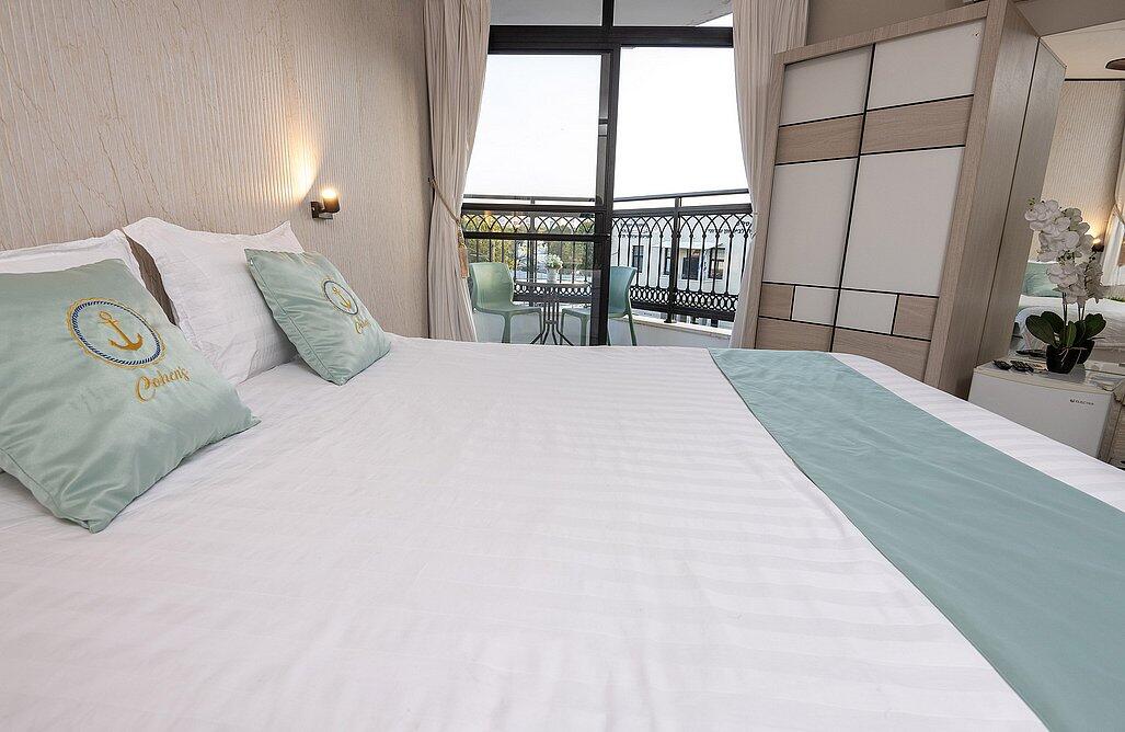 דירת אירוח זוגית עם גקוזי פנימי ומרפסת - אהבה בתל אביב | פרטיות מוחלטת ואירוח לפי שעה 147726