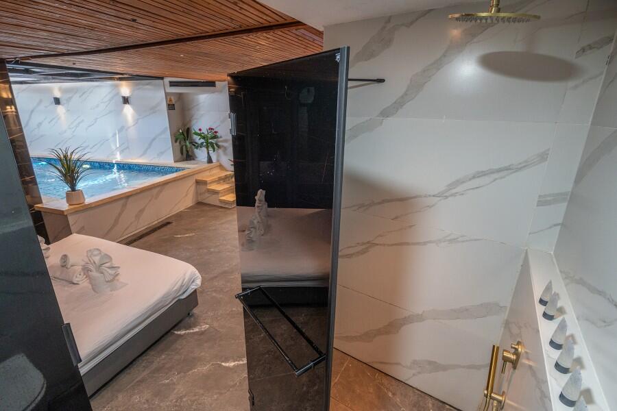 סוויטת בריכה פרטית לזוגות - לאגו סוויט - סוויטות מפנקות לפי שעה בירושלים - דירות VIP 107816
