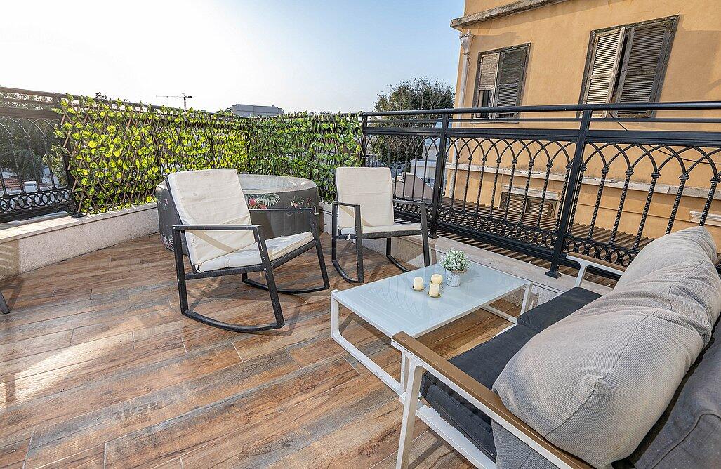 דירת אירוח זוגית עם גקוזי במרפסת - אהבה בתל אביב | פרטיות מוחלטת ואירוח לפי שעה 147720