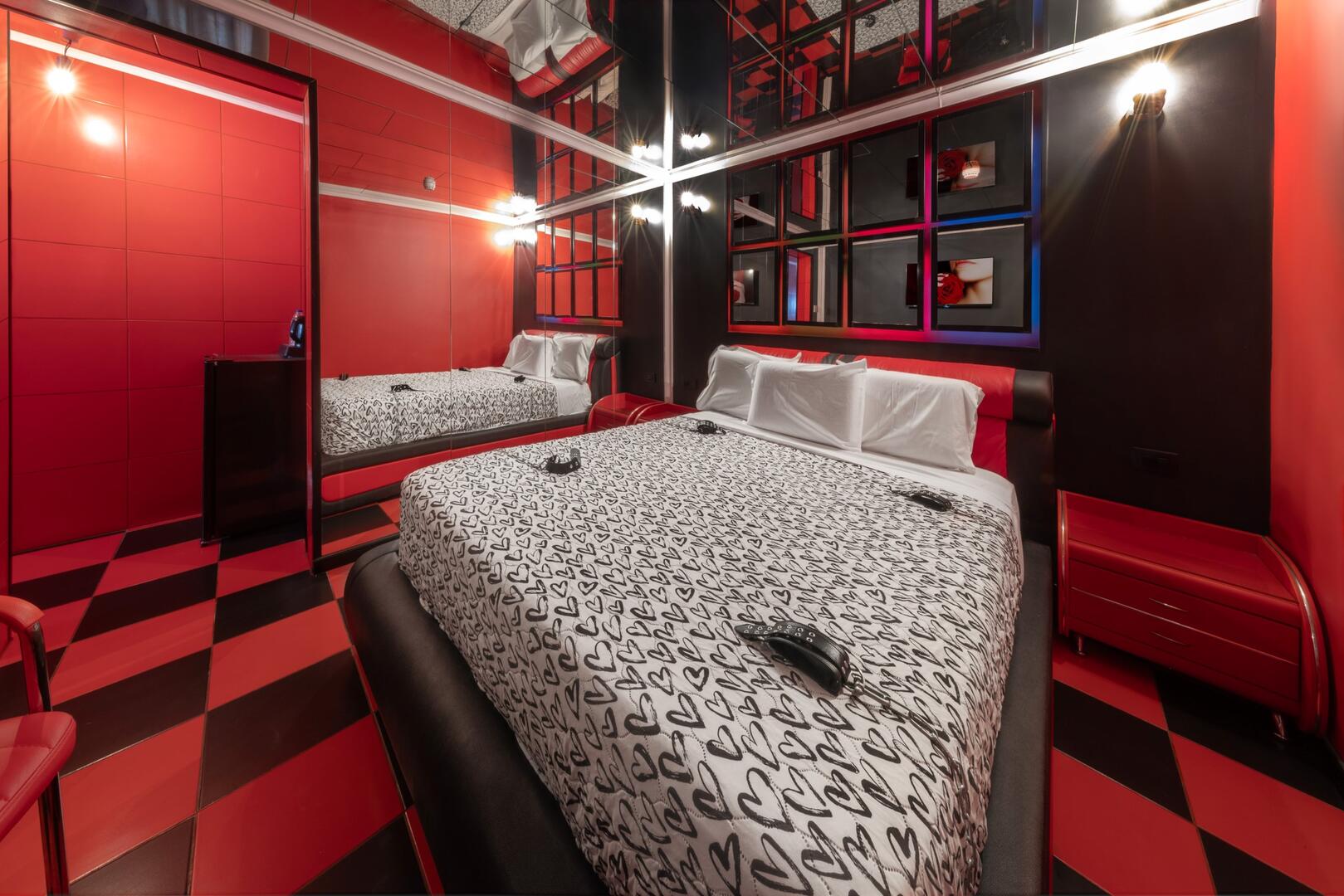 חדר 112 המראות - סוויטות גראף - סוויטות יוקרה לפי שעה בראשון לציון 100828