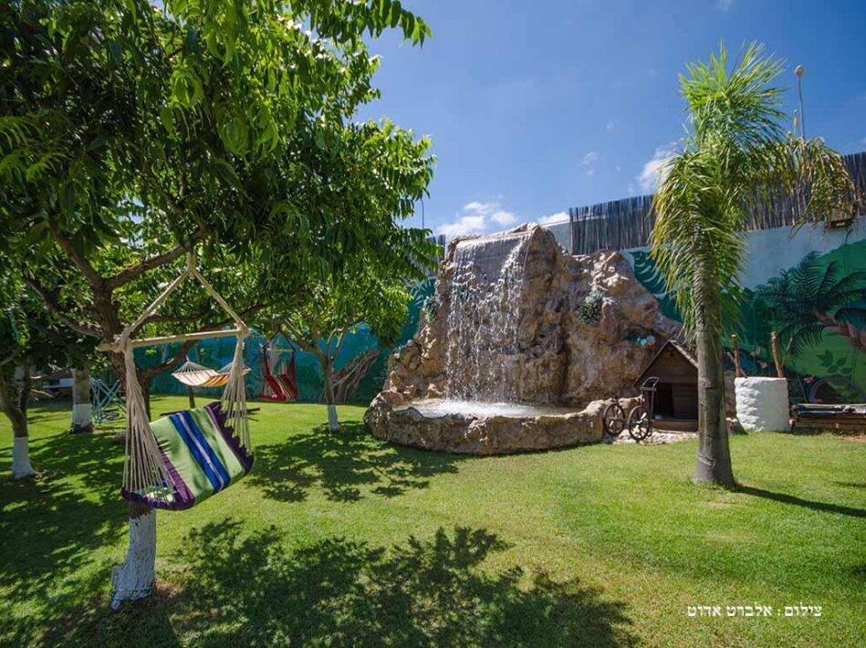 המתחם החיצוני - הבקתות של סיוון אירוח לפי שעה בבקתות קסומות בשזור 17176