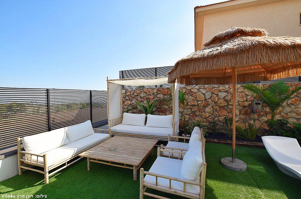 המתחם החיצוני - יוקרה בצפון - נופש שעתי, דיסקרטי בראש פינה 94271