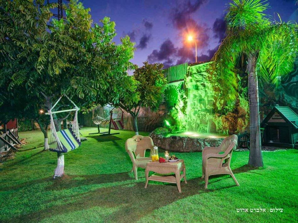 המתחם החיצוני - הבקתות של סיוון אירוח לפי שעה בבקתות קסומות בשזור 17167