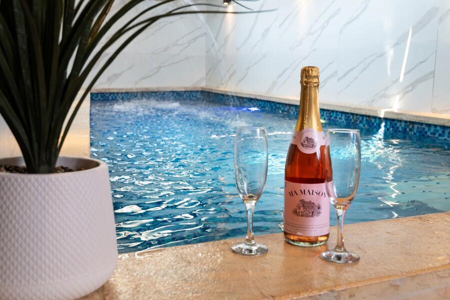 סוויטת בריכה פרטית לזוגות - לאגו סוויט - סוויטות מפנקות לפי שעה בירושלים - דירות VIP 107812