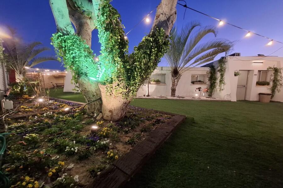 מתחם חיצוני בריכה וג'קוזי - כפר הים יחידות אירוח לפי שעה עם ג'קוזי על החוף 155449