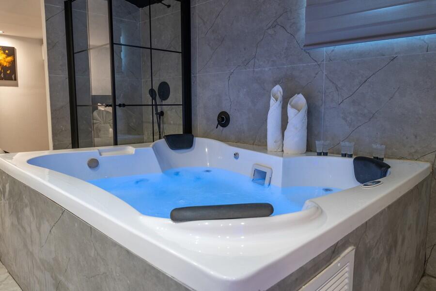 סוויטת בלאק רום 203 - לאגו סוויט - סוויטות מפנקות לפי שעה בירושלים - דירות VIP 107830