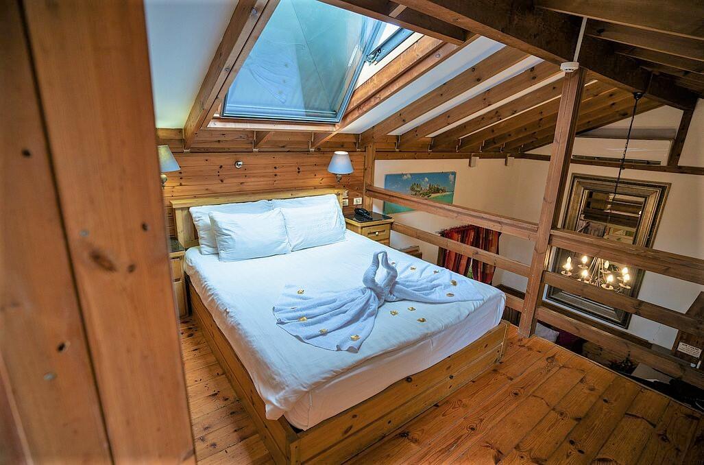 צימרים עם ג'קוזי פרטי - נווה בר-מלון בוטיק בכפר  דיסקרטי לזוגות 89105