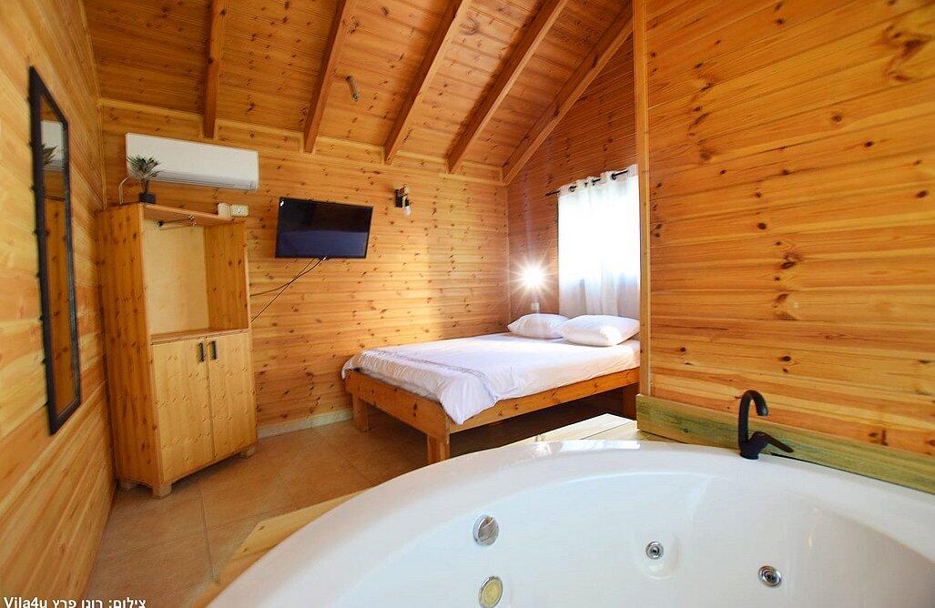 גלרית פנים - צימרים בין ההר לים | בקתות עץ דיסקרטיות | ג'קוזי לפי שעה 139859