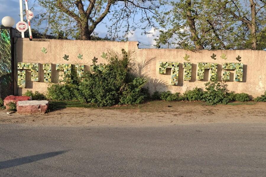 מתחם חיצוני בריכה וג'קוזי - כפר הים יחידות אירוח לפי שעה עם ג'קוזי על החוף 155445