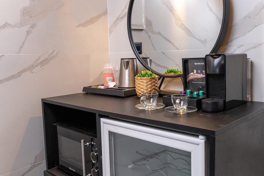 סוויטת בריכה פרטית לזוגות - לאגו סוויט - סוויטות מפנקות לפי שעה בירושלים - דירות VIP 107814