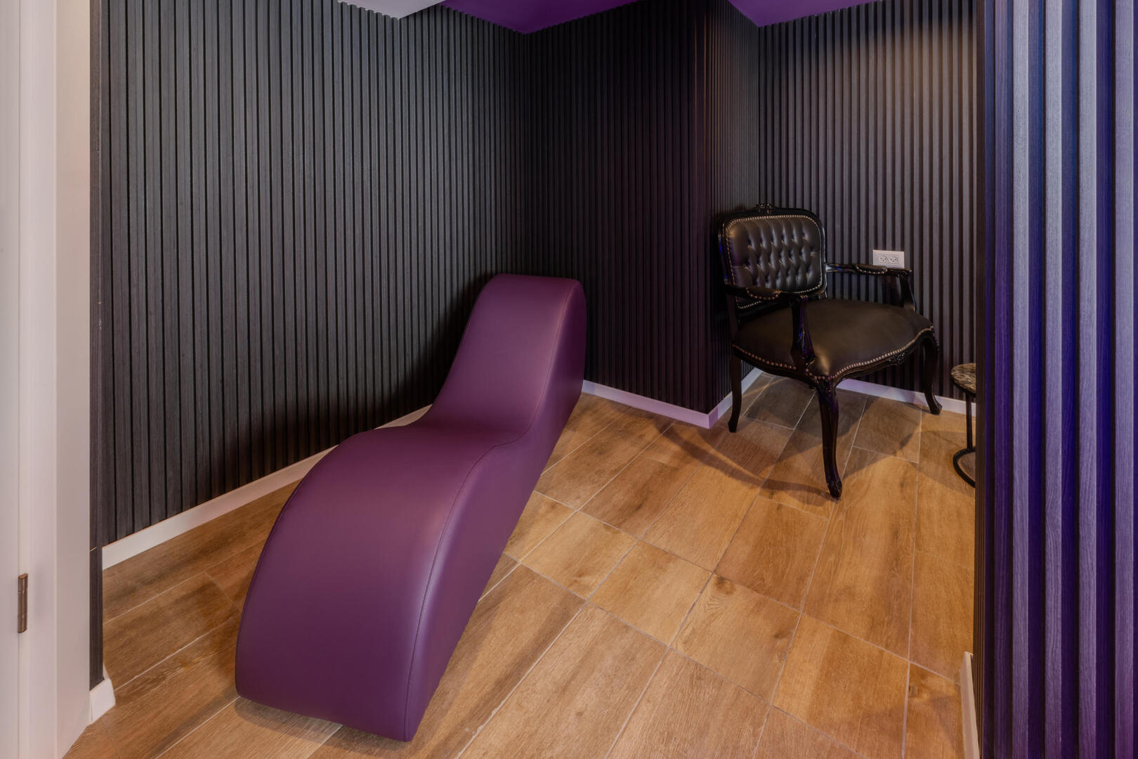 חדר 108 אמטיסט - ברוכים הבאים לסיקרטס - Secrets - חדרים וסוויטות לפי שעה במרכז הארץ 100929