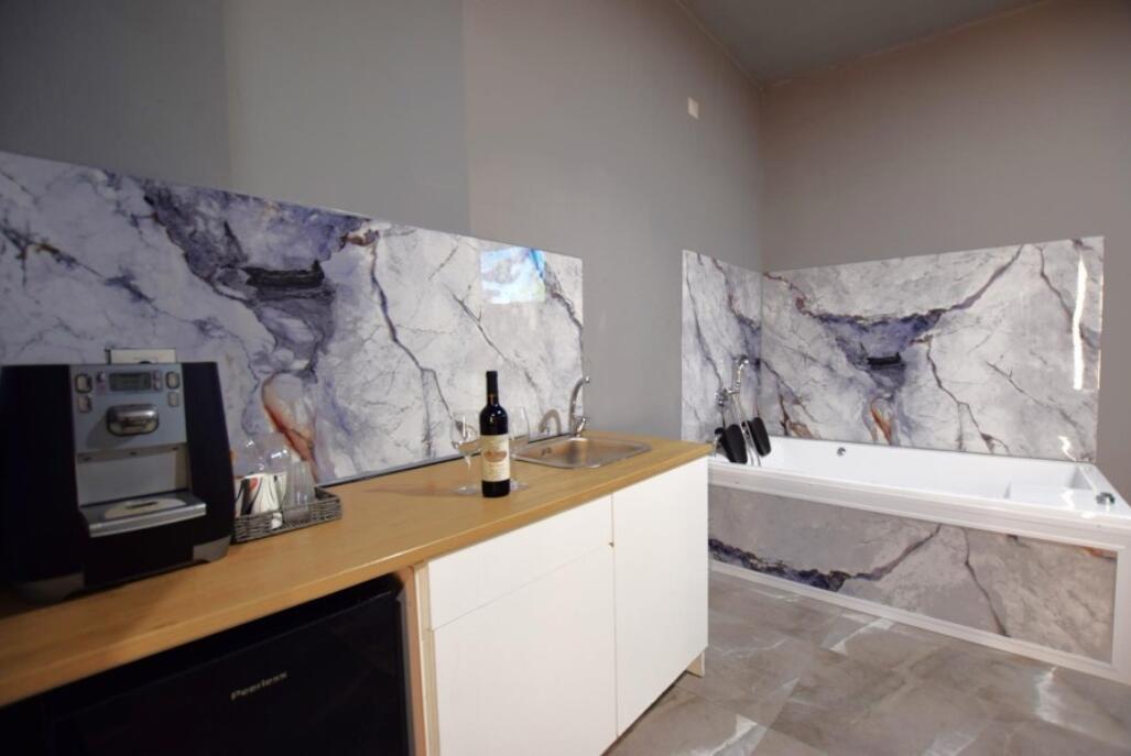 סוויטה 8 - תיק תק רומס - לאירוח שעתי בהרצליה 108990