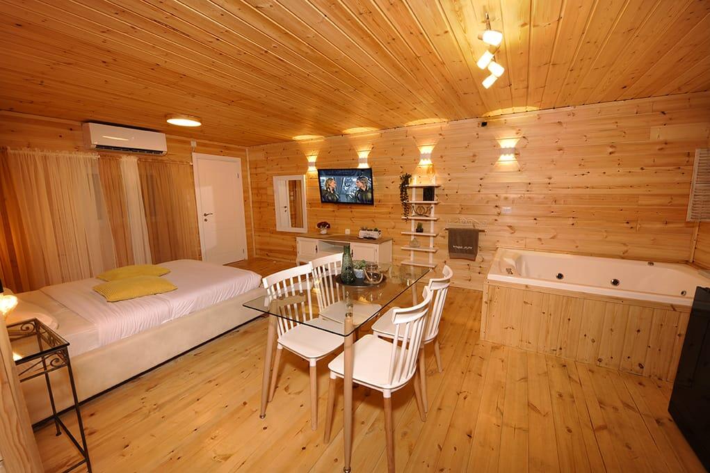 הסוויטות - חוויה באופוריה - מתחם חדרים דיסקרטיים במושב שזור, לנופש זוגי ורומנטי 16402