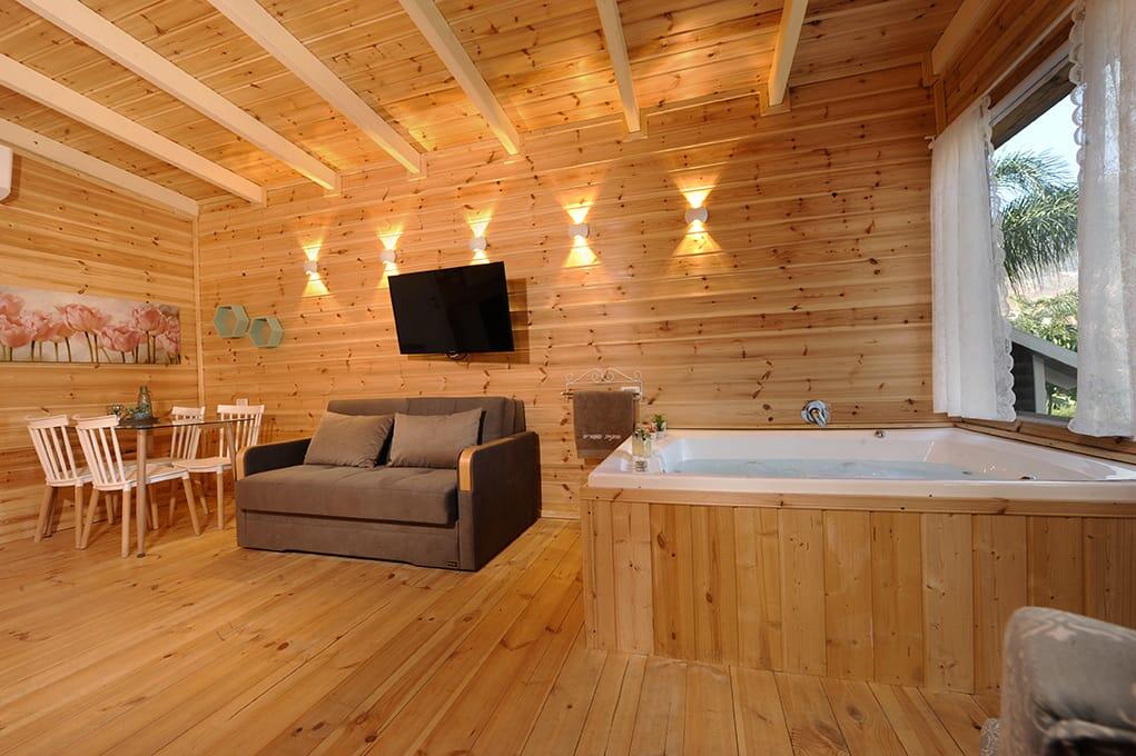 הסוויטות - חוויה באופוריה - מתחם חדרים דיסקרטיים במושב שזור, לנופש זוגי ורומנטי 16411