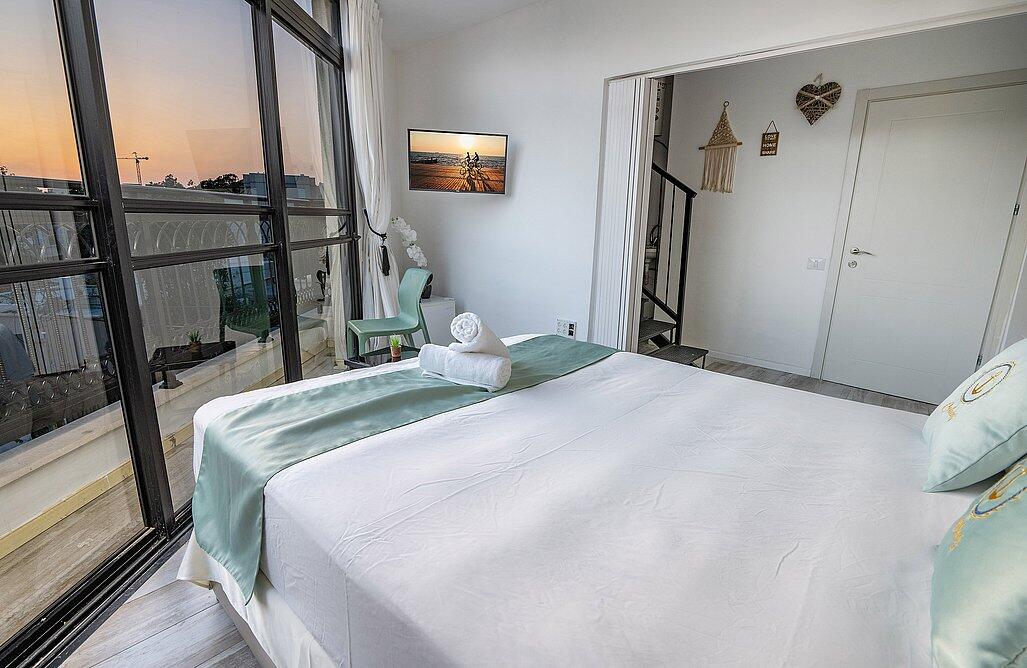 הפנטהאוז - אהבה בתל אביב | פרטיות מוחלטת ואירוח לפי שעה 147695