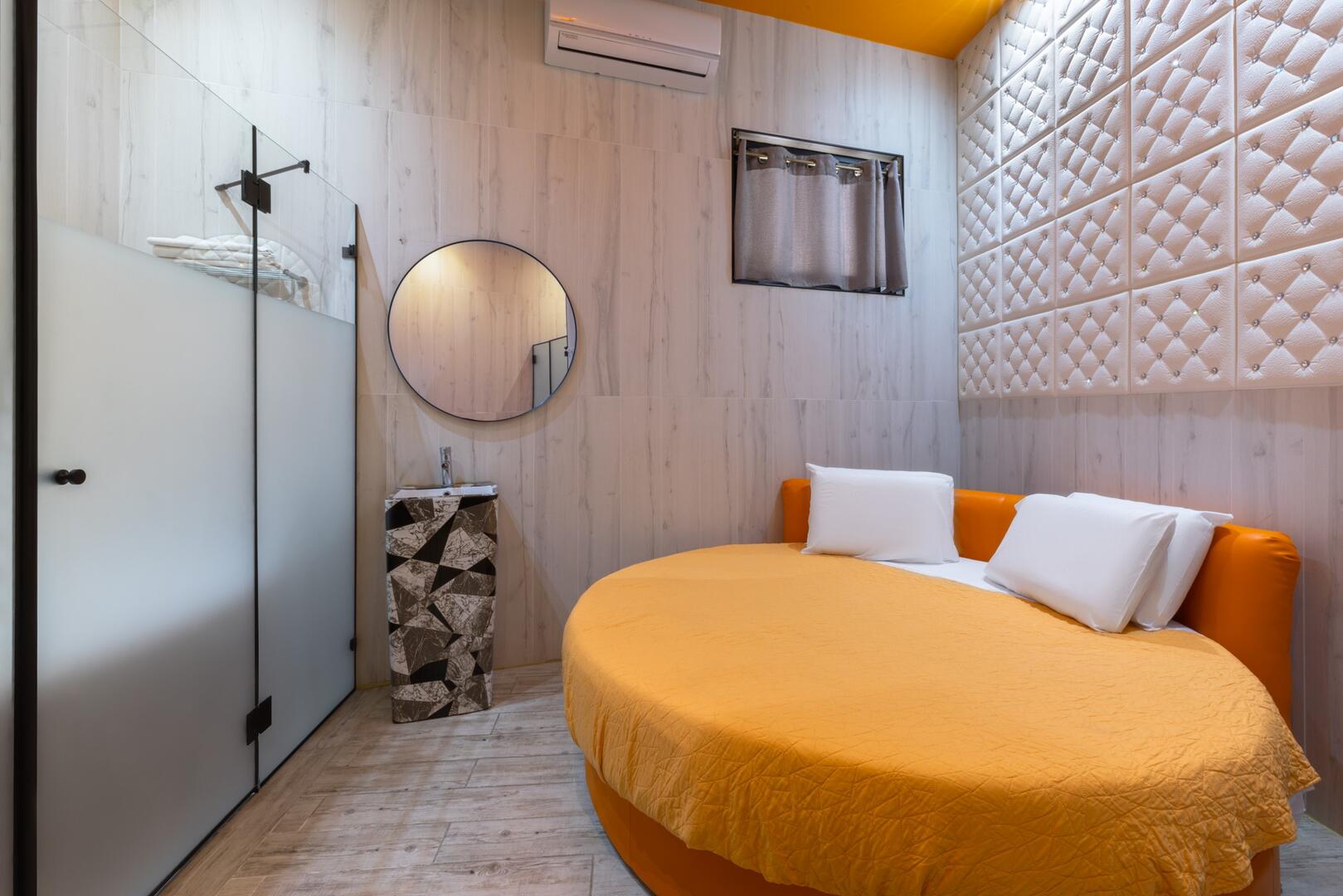 חדר 111 אמבט - סוויטות גראף - סוויטות יוקרה לפי שעה בראשון לציון 100824