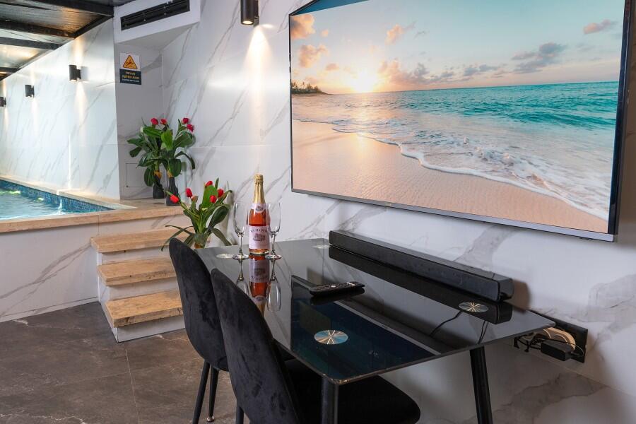 סוויטת בריכה פרטית לזוגות - לאגו סוויט - סוויטות מפנקות לפי שעה בירושלים - דירות VIP 107819