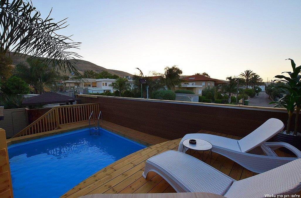 המתחם החיצוני - אהבה במושבה - צימרים דיסקרטיים 5 דקות מטבריה, כל צימר עם מיטה זוגית, ג'קוזי זוגי, פינות ישיבה ועוד... 69965