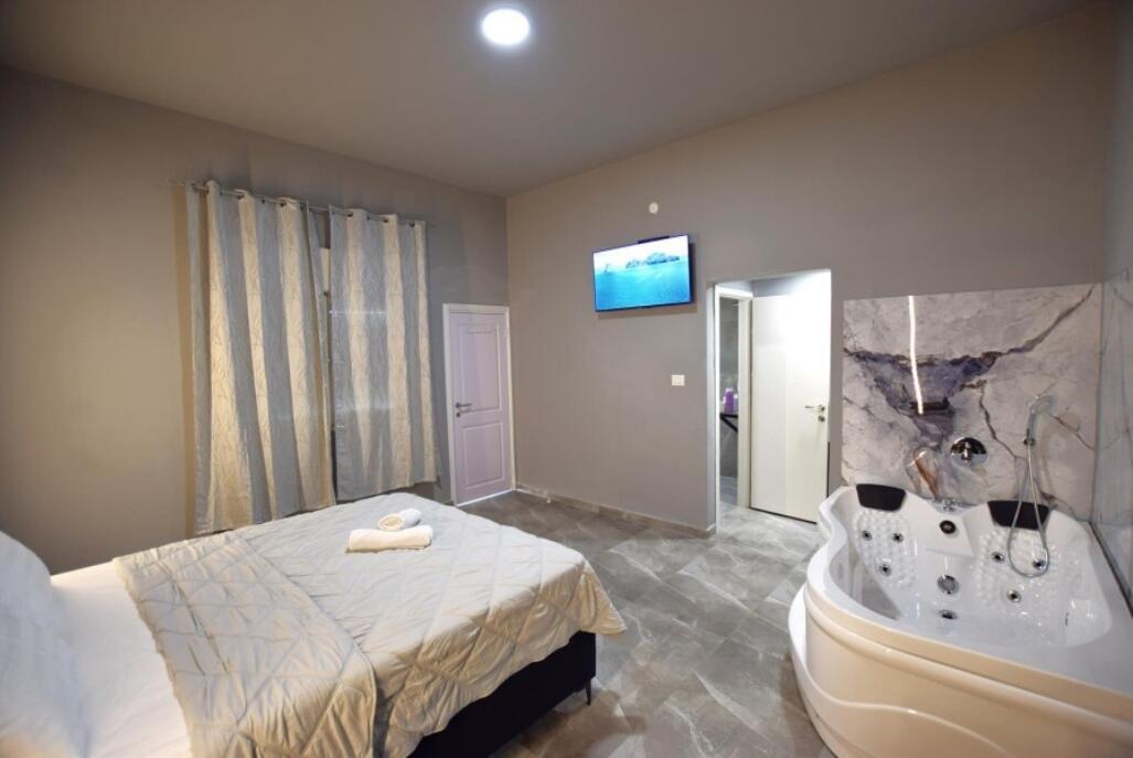 סוויטה 7 - קסם של רגע - לאירוח זוגות שעתי בהרצליה 109102