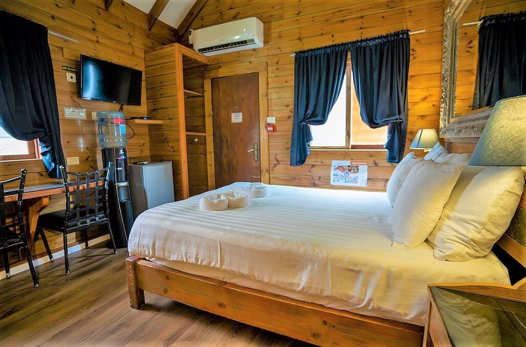 צימרים עם ג'קוזי פרטי - נווה בר-מלון בוטיק בכפר  דיסקרטי לזוגות 89121