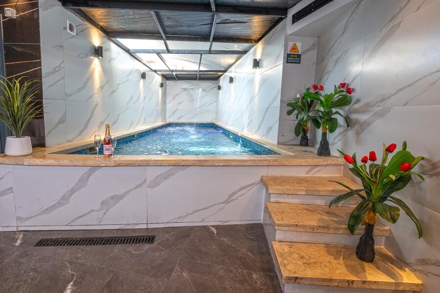 סוויטת בריכה פרטית לזוגות - לאגו סוויט - סוויטות מפנקות לפי שעה בירושלים - דירות VIP 107828