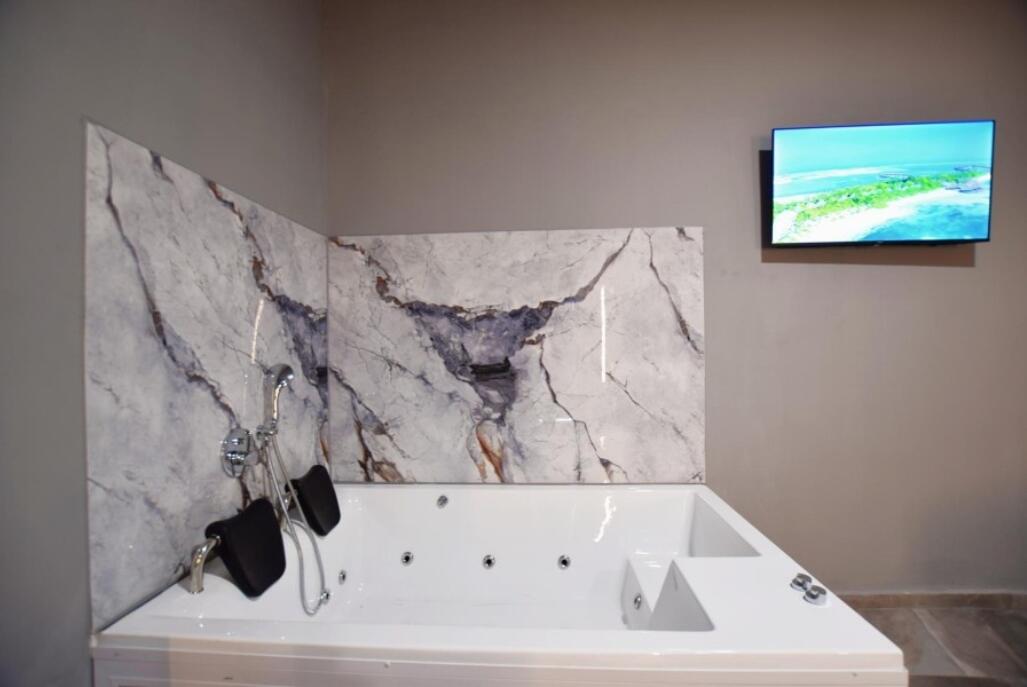 סוויטה 8 - תיק תק רומס - לאירוח שעתי בהרצליה 108994