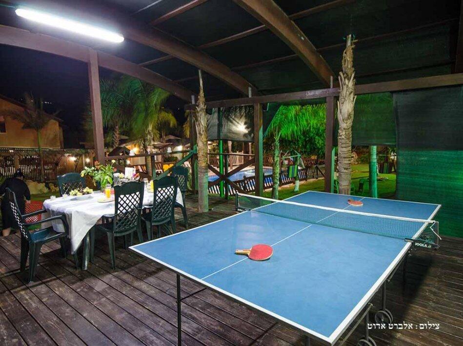 המתחם החיצוני - הבקתות של סיוון אירוח לפי שעה בבקתות קסומות בשזור 17171