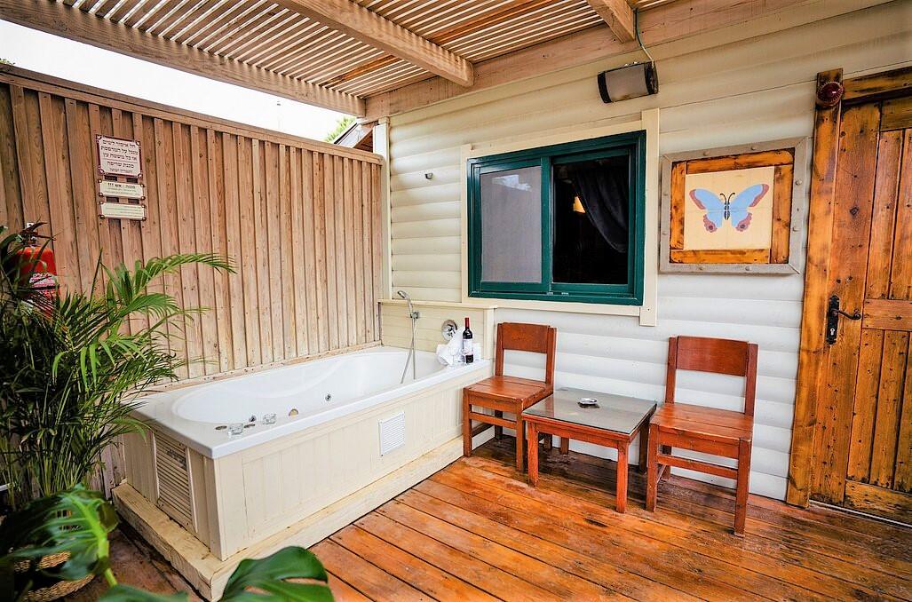 צימרים עם ג'קוזי פרטי - נווה בר-מלון בוטיק בכפר  דיסקרטי לזוגות 89101