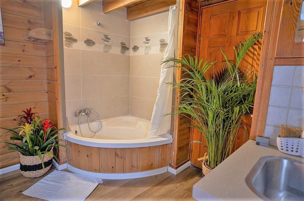 צימרים עם ג'קוזי פרטי - נווה בר-מלון בוטיק בכפר  דיסקרטי לזוגות 89123