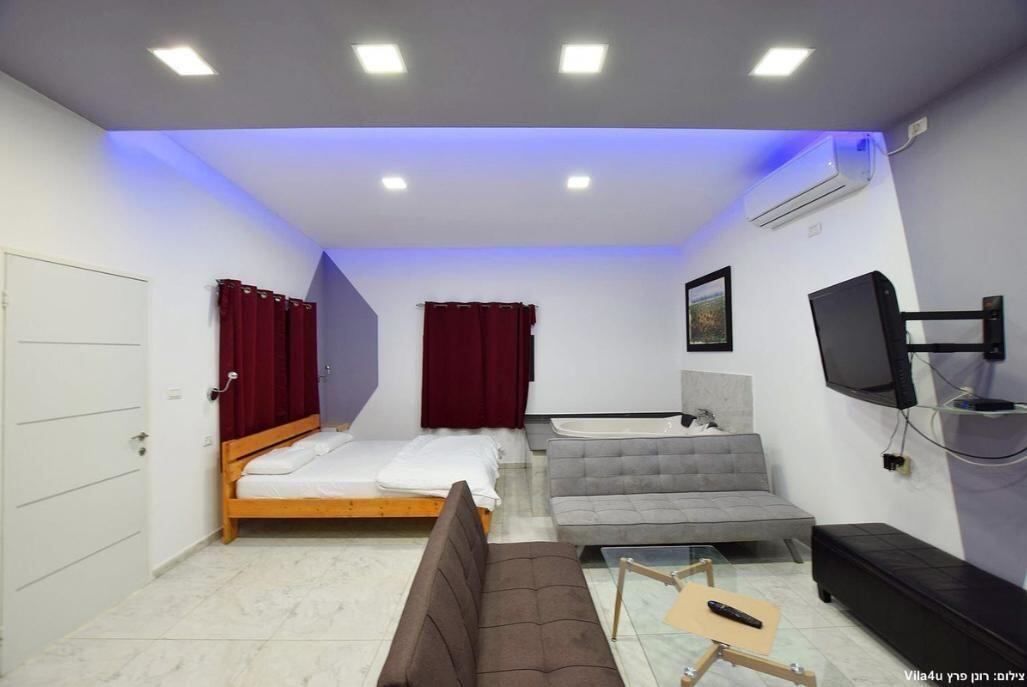 גלרית פנים - אחוזת הסתיו למרגלות הגלבוע - 8 סוויטות בפרזון - דירות VIP 117574