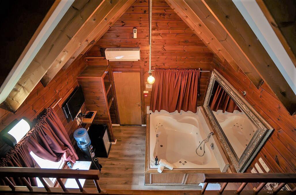 צימרים עם ג'קוזי פרטי - נווה בר-מלון בוטיק בכפר  דיסקרטי לזוגות 89129