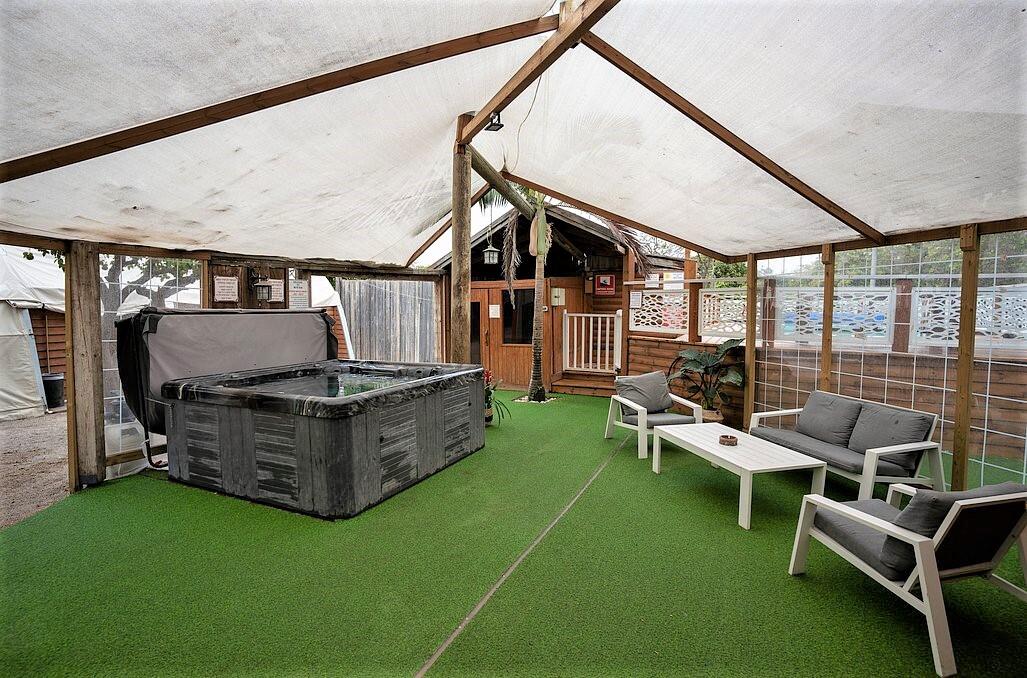 מתחם הספא - פתוח בשבת בלבד - נווה בר-מלון בוטיק בכפר  דיסקרטי לזוגות 89165