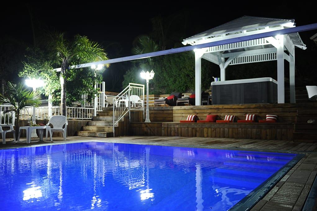 המתחם החיצוני - חוויה באופוריה - מתחם חדרים דיסקרטיים במושב שזור, לנופש זוגי ורומנטי 16374