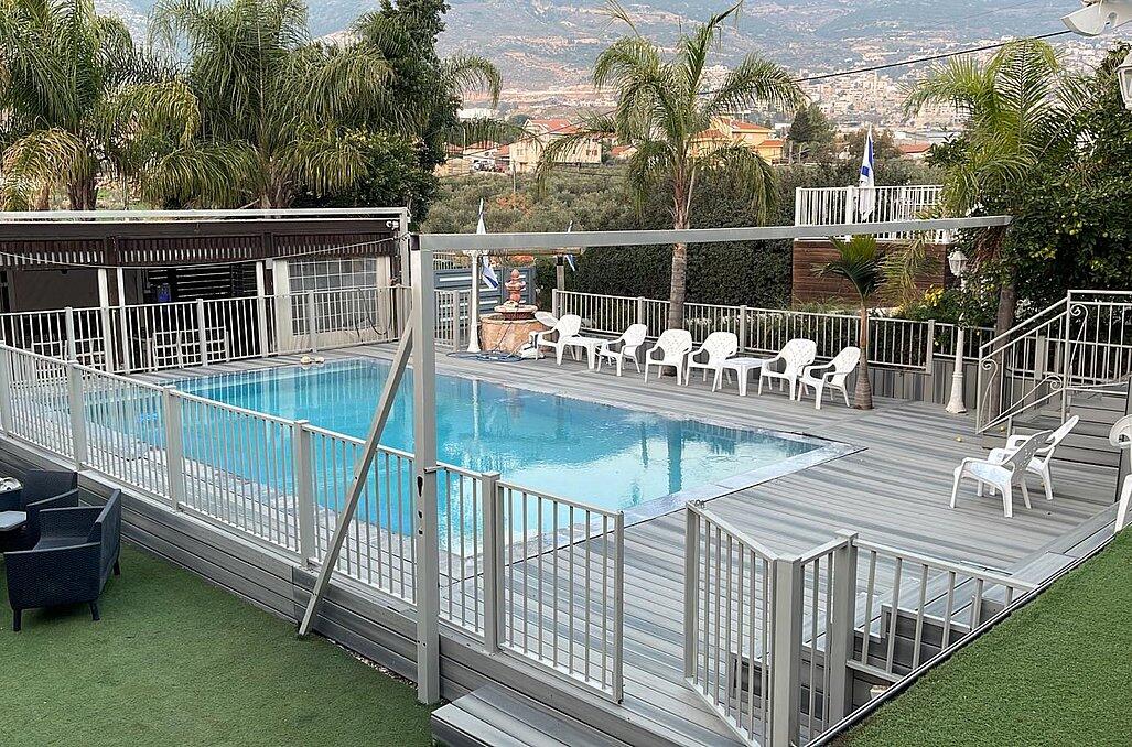 המתחם החיצוני - חוויה באופוריה - מתחם חדרים דיסקרטיים במושב שזור, לנופש זוגי ורומנטי 71196