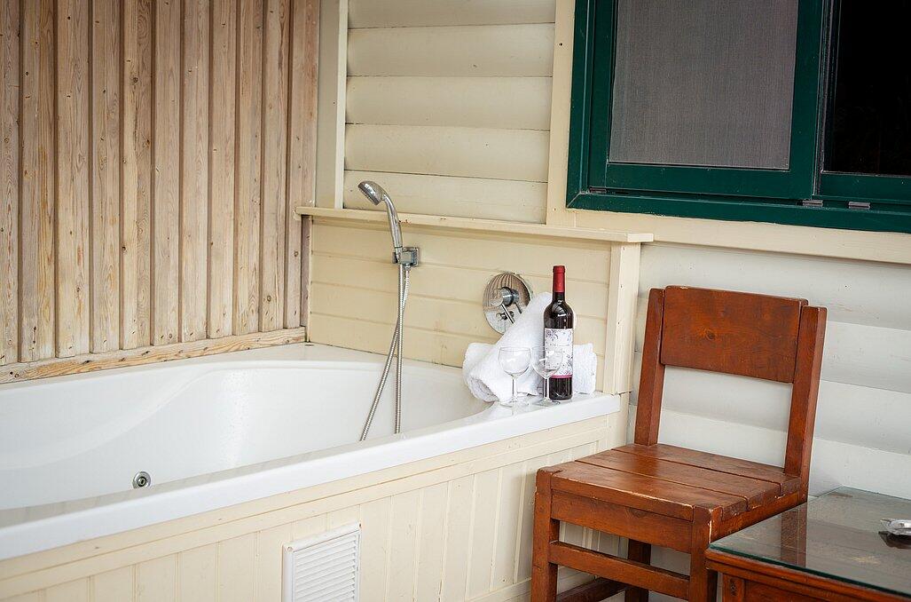 צימרים עם ג'קוזי פרטי - נווה בר-מלון בוטיק בכפר  דיסקרטי לזוגות 89102