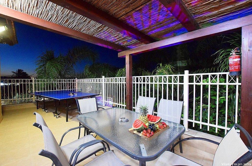 המתחם החיצוני - אהבה במושבה - צימרים דיסקרטיים 5 דקות מטבריה, כל צימר עם מיטה זוגית, ג'קוזי זוגי, פינות ישיבה ועוד... 69963