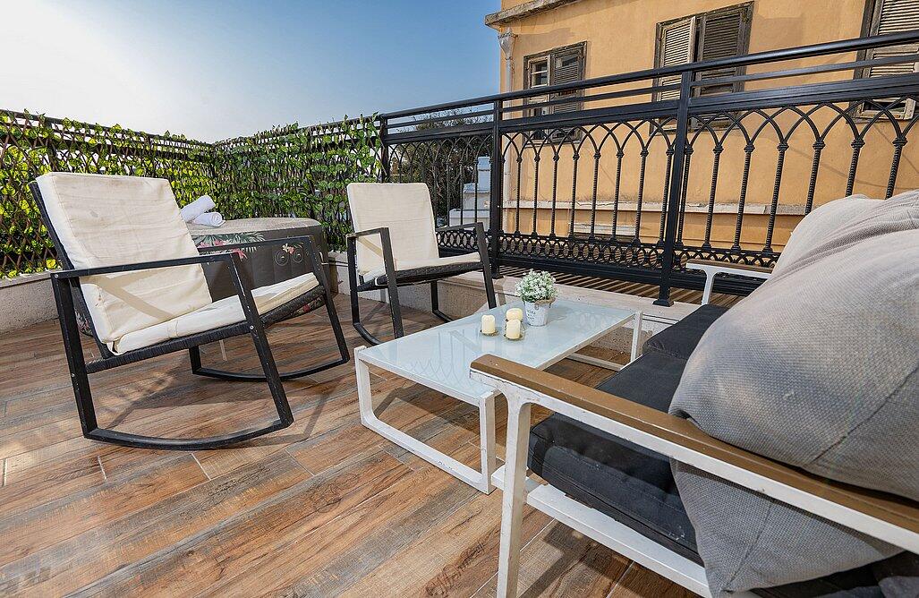 דירת אירוח זוגית עם גקוזי במרפסת - אהבה בתל אביב | פרטיות מוחלטת ואירוח לפי שעה 147724