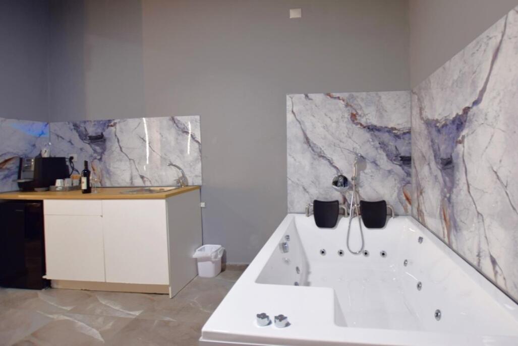 סוויטה 8 - תיק תק רומס - לאירוח שעתי בהרצליה 108988